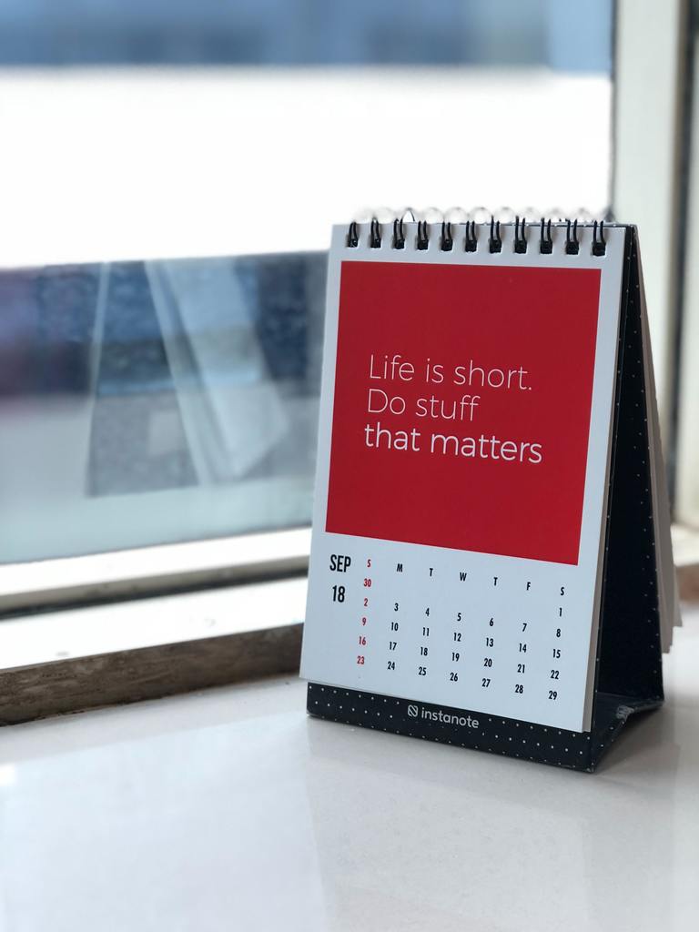 Graphic: Calendar. Life is short. Do stuff that matters.